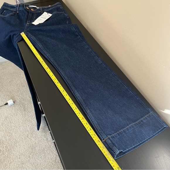 NWT ZARA Mid Rise Flare Dark Wash Jean - Size 8 - Picture 13 of 15